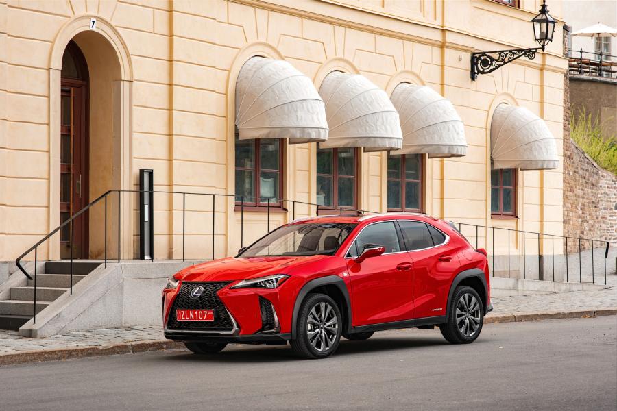  Lexus UX250h F-Sport 2018 года  (WW) (фото 40 из 46)